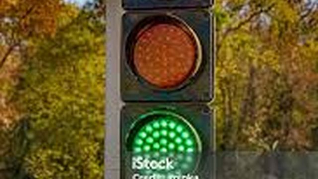 Отрегулировать работу светофоров